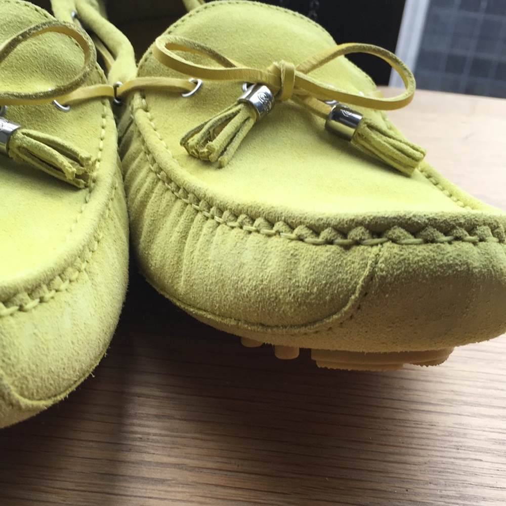 Canary yellow sued car shoes with leather interior - Picture 6 of 7